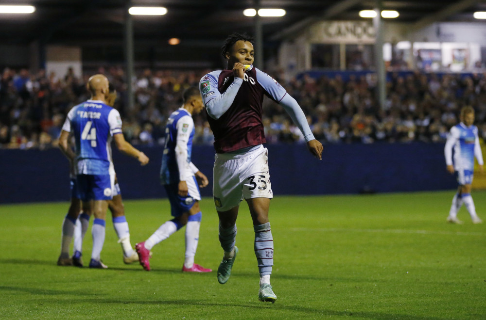 荷兰队力克敌手,成功晋级杯赛 荷兰队力克敌手,成功晋级杯赛