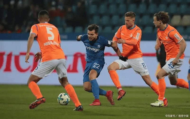 荷兰队力克敌手,成功晋级杯赛 荷兰队力克敌手,成功晋级杯赛